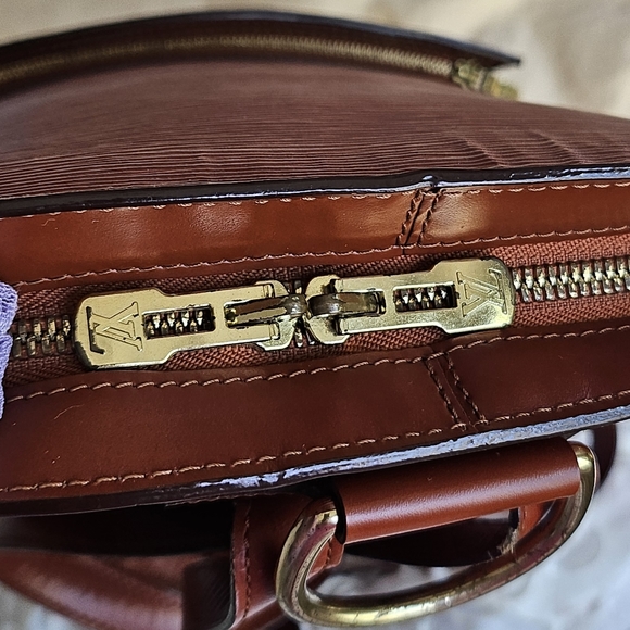 Louis Vuitton Epi Gobelins Backpack - Picture 14 of 16